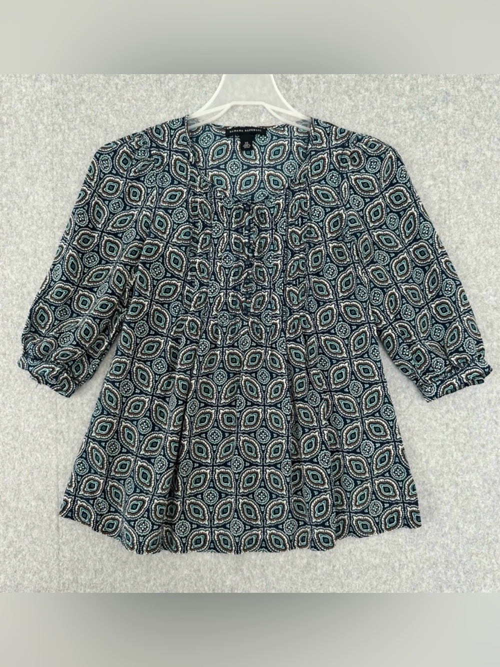 Banana Republic Womens Silk Top Blouse XS Blue Cream Floral Sheer Boho Indie